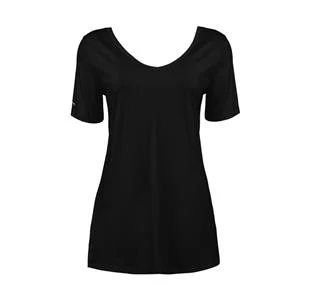 CAMISETA ALONGADA DICORPO COM FENDA NAS LATERAIS E PROTEÇÃO UV 