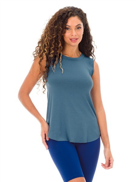 Regata Alongada com Corte a Fio e Tecido Leve | DiCorpo 03709