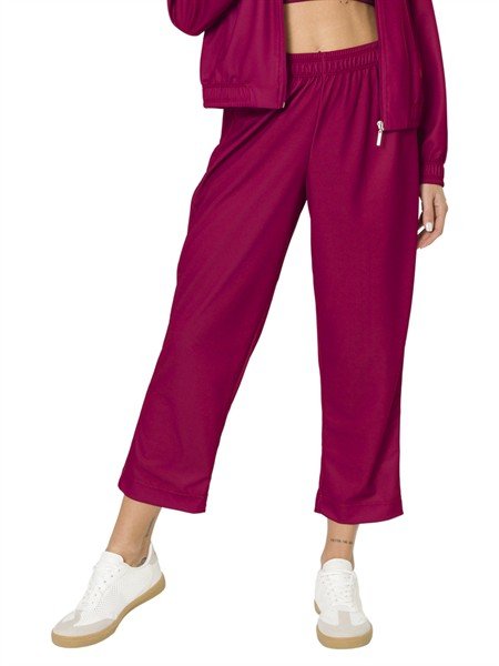 Calça Capri com Bolsos Traseiros e Textura Furadinha 08497