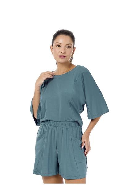 CONJUNTO DICORPO RECORTADO: BLUSA AMPLA E BERMUDA COM BOLSOS E ELÁSTICO NA CINTURA  20216