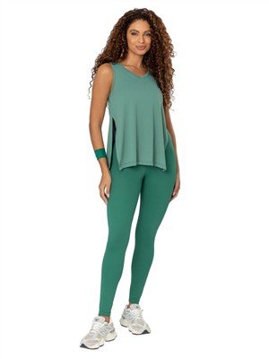 Regata Feminina Alongada com Decote V, Mullet e Lateriais Transpassadas  