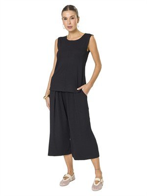 Calça Pantacourt com Bolsos 