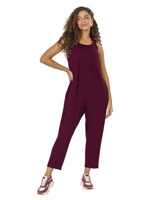 Macacão Capri com Pregas e Bolsos 