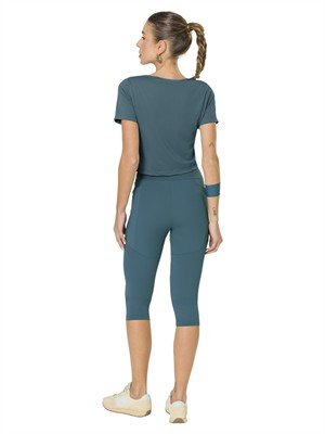 Camiseta Cropped com Textura Furadinha  
