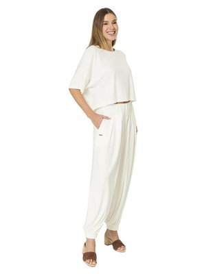 Conjunto Aladim: Blusa Encurtada Ampla + Calça Aladim com Pregas e Bolsos  