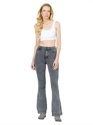 Calça Jeans Flare com Bolsos Traseiros 