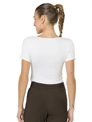 Baby Look Básica com Decote V  