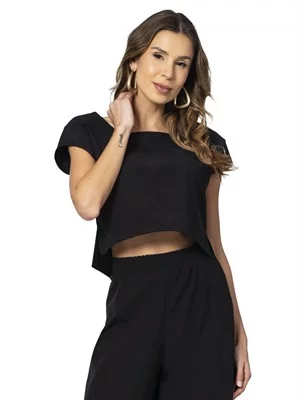 Blusa Cropped com Decote Canoa e Fenda nas Laterais,  